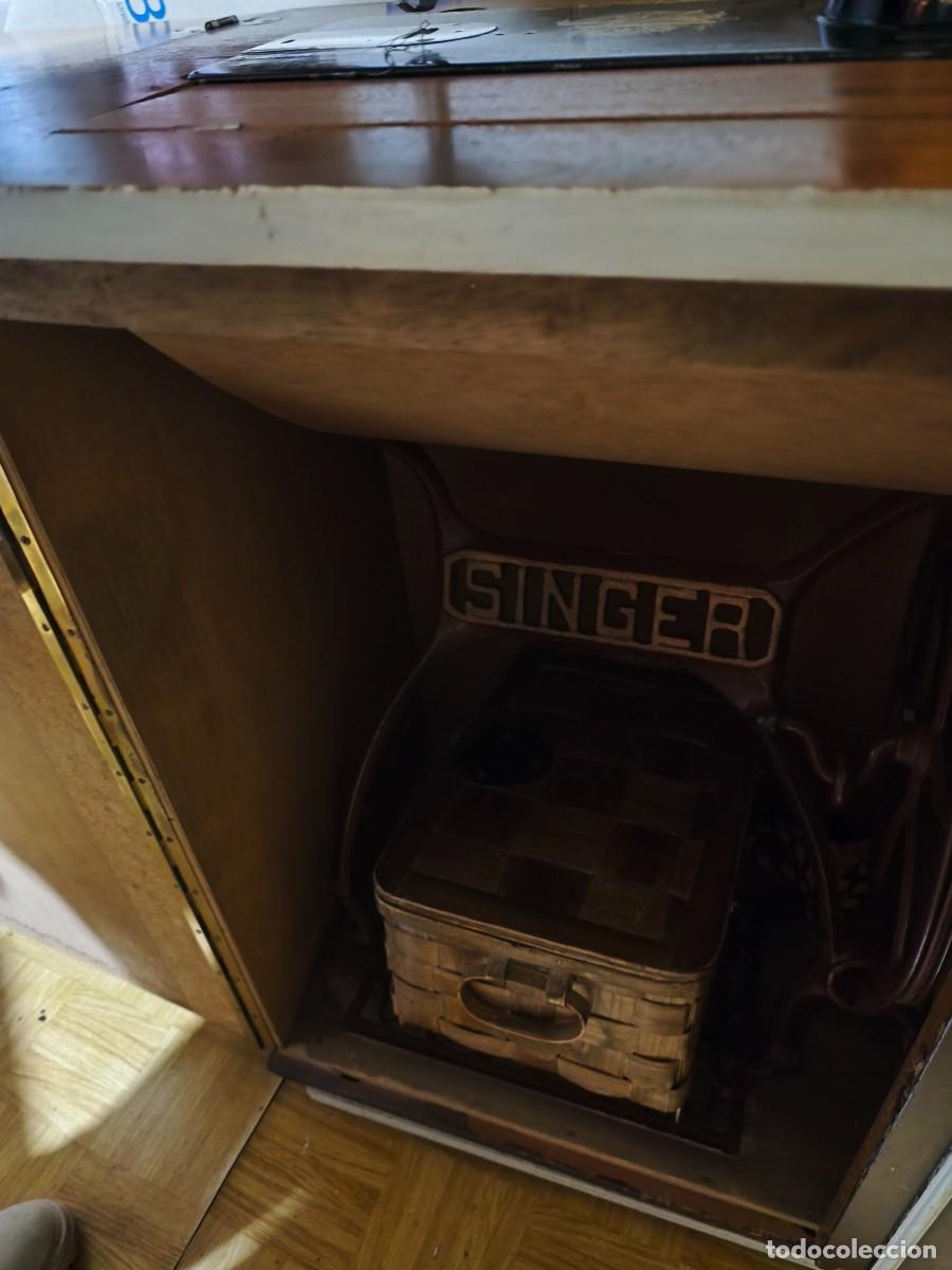 Antig&uuml;edades: M&aacute;quina de coser Singer - Foto 4