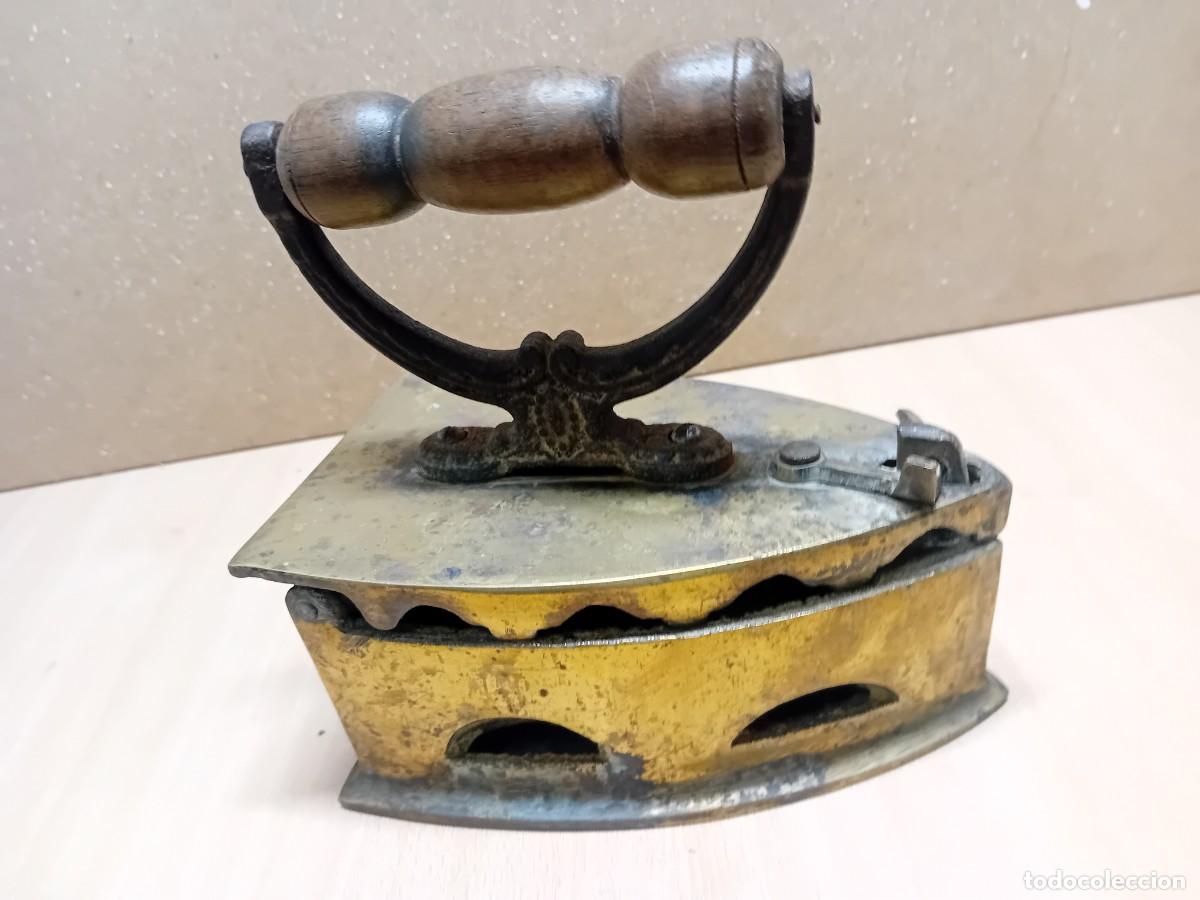 Antig&uuml;edades: PLANCHA ANTIGUA DE LATON - Foto 3
