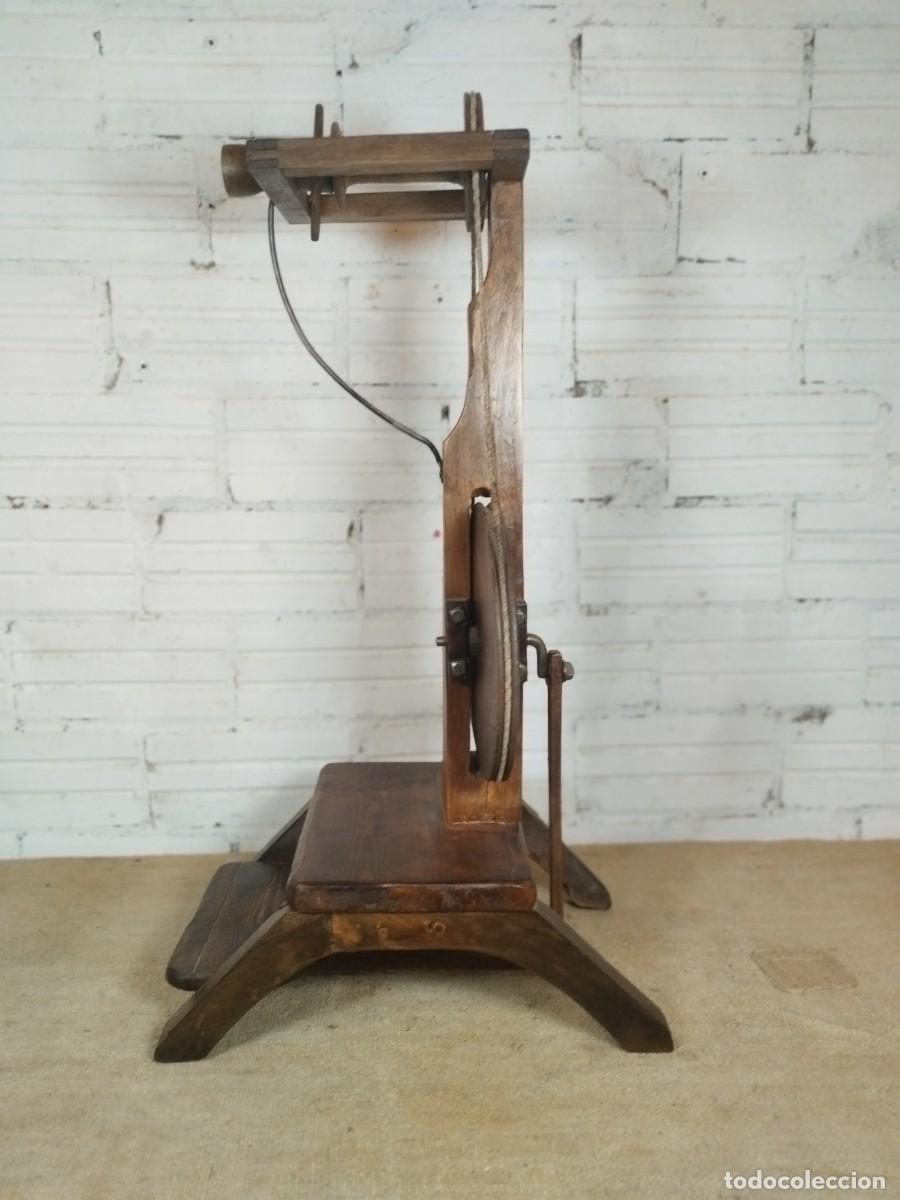 Antig&uuml;edades: Rueca de madera antigua - Foto 4