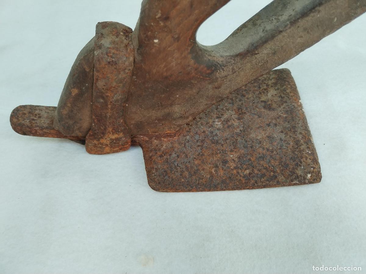Antig&uuml;edades: antigua azuela de carpintero - c181 - Foto 5