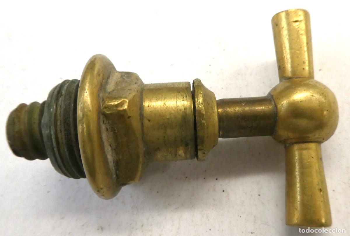 Antig&uuml;edades: PEQUE&Ntilde;O GRIFO EN LATON ,mide 7 cm - Foto 1