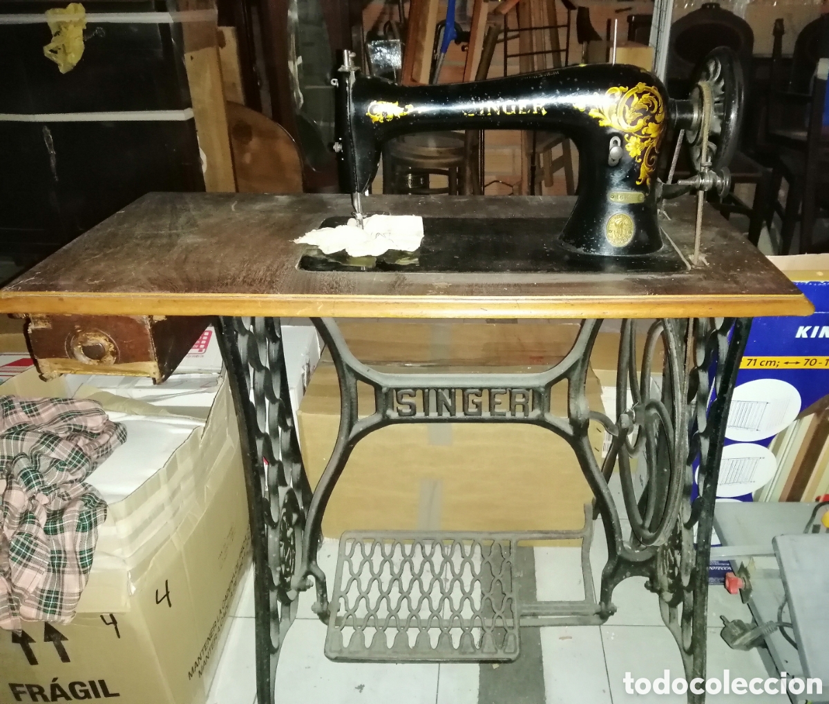 Antig&uuml;edades: M&aacute;quina de coser singer - Foto 1
