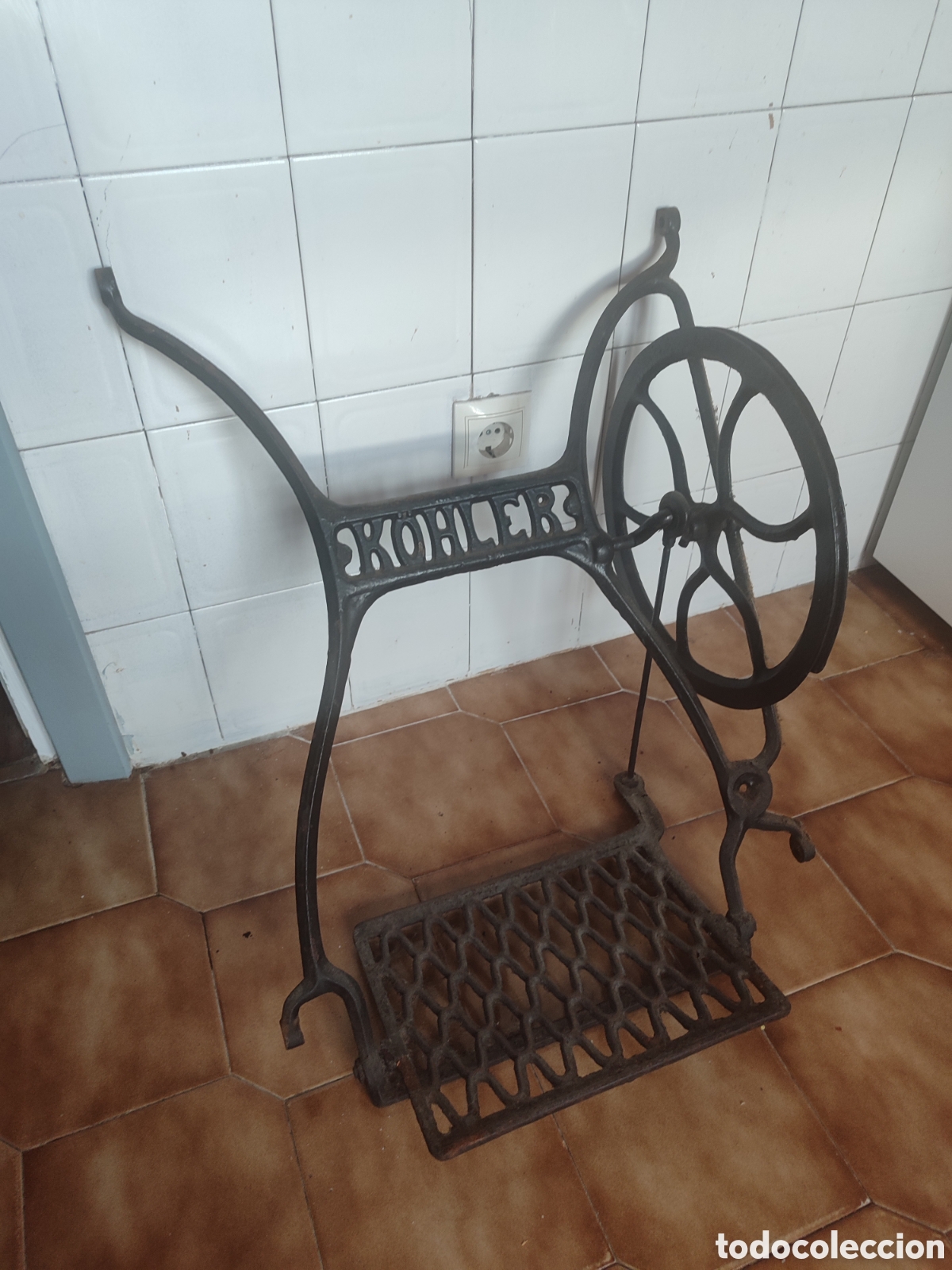Antig&uuml;edades: Pie de maquina de coser k&ouml;hler - Foto 1