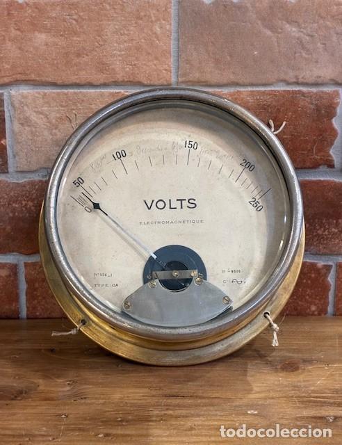 Antig&uuml;edades: Voltimetro electromagnetico antiguo - Foto 1