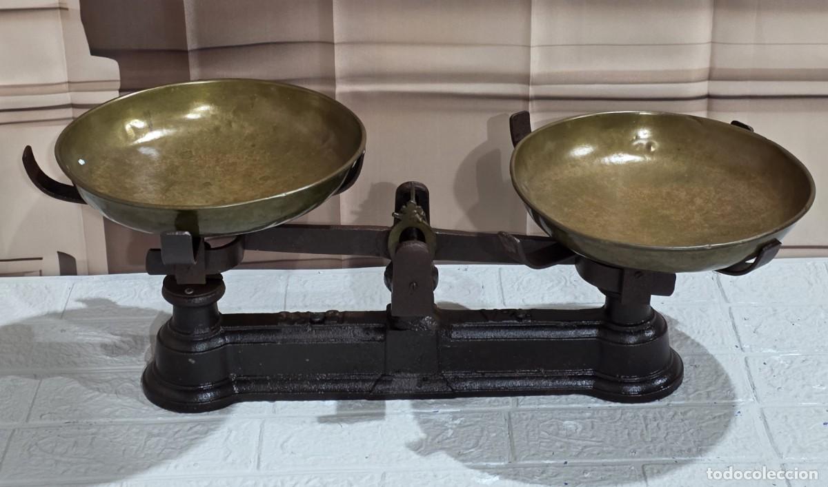 Antig&uuml;edades: Antigua balanza de doble plato - Foto 2