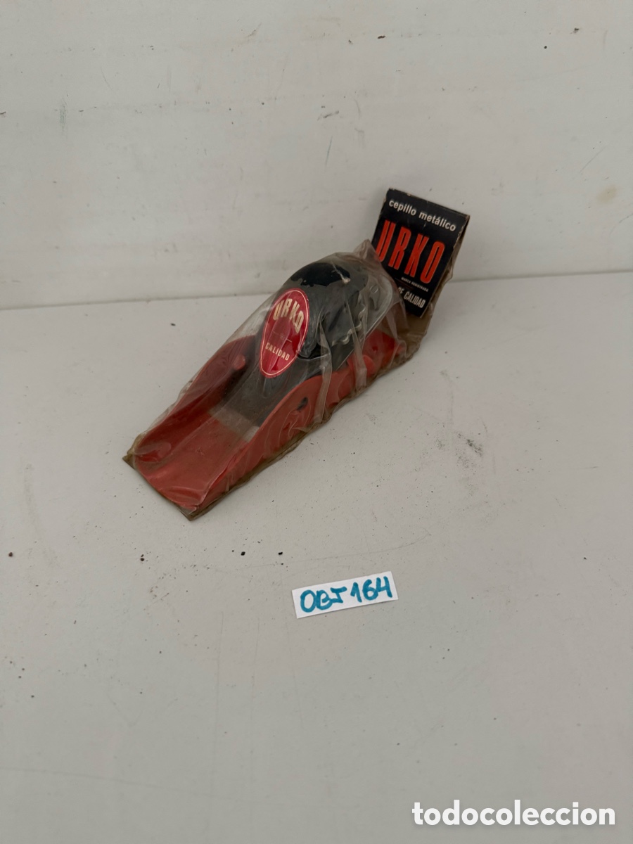 Antig&uuml;edades: cepillo met&aacute;lico de carpintero marca Urko. - Foto 1