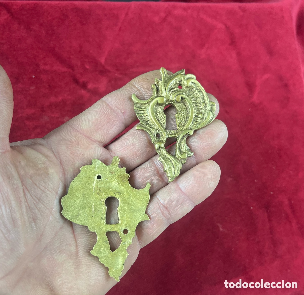 Antig&uuml;edades: PAREJA DE BOCALLAVES DE BRONCE BARROCOS - Foto 2