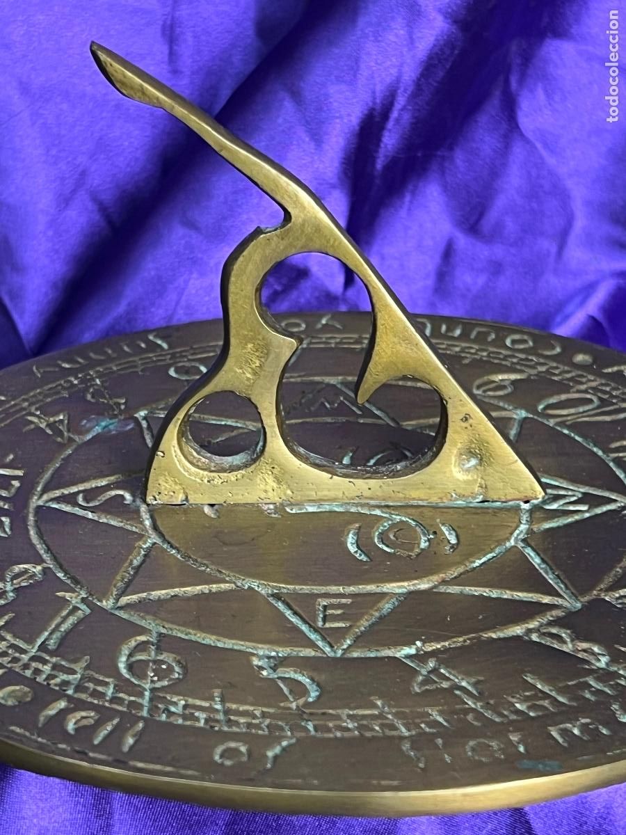 Antig&uuml;edades: ANTIGUO RELOJ DE SOL EN BRONCE - Foto 3