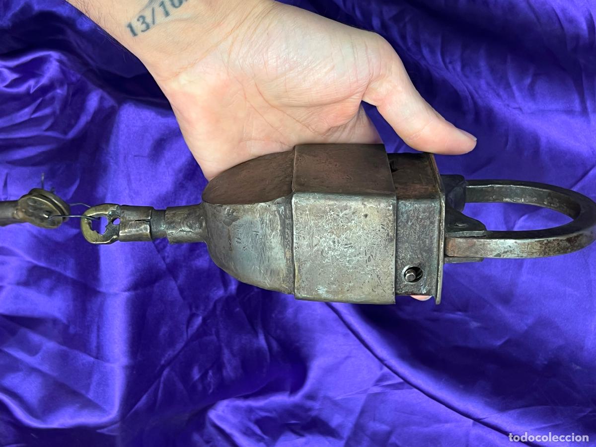 Antig&uuml;edades: CANDADO EN FORJA DE TRES LLAVES - Foto 10