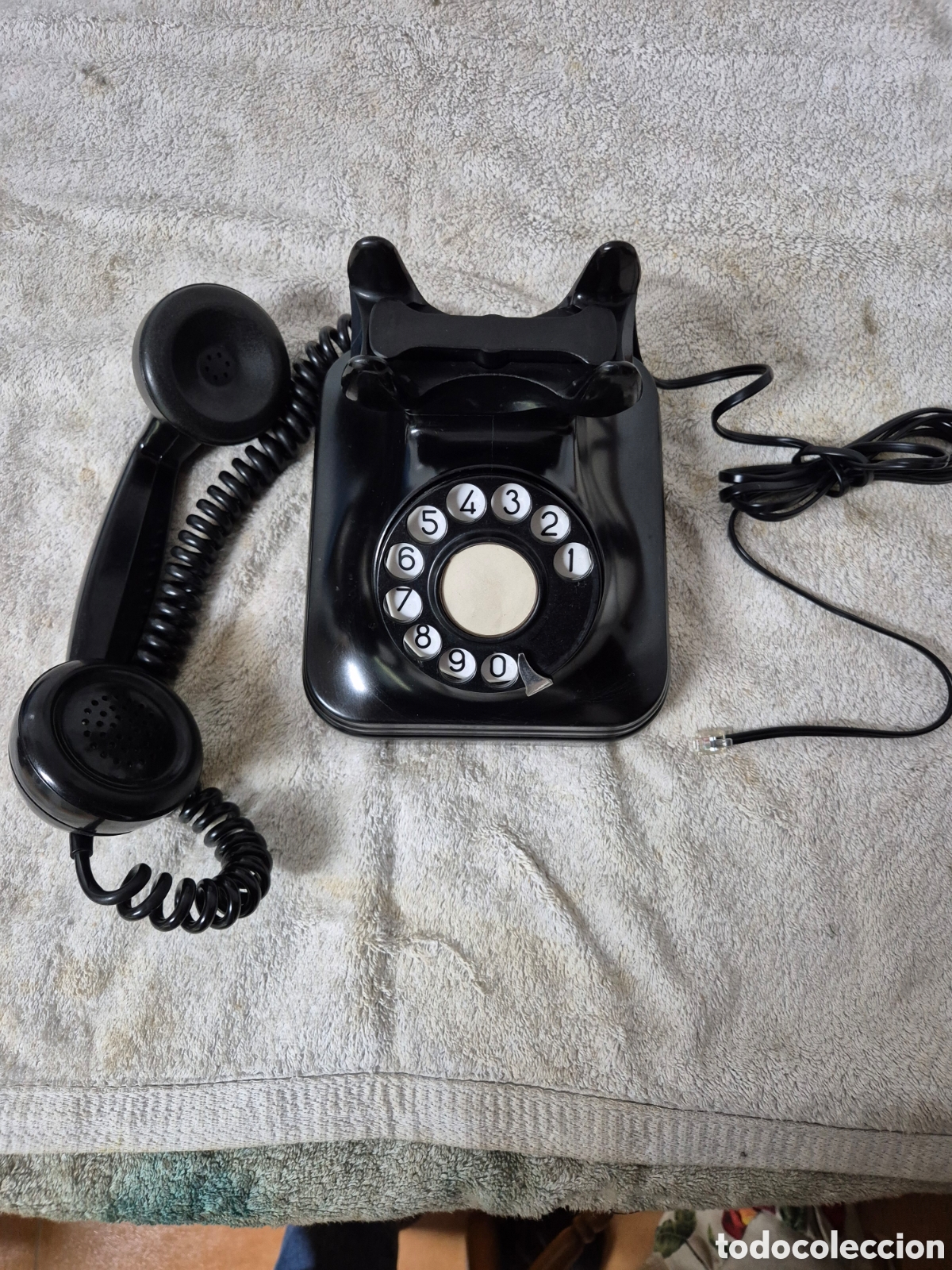 Tel&eacute;fonos: Tel&eacute;fono negro de baquelita - Foto 2