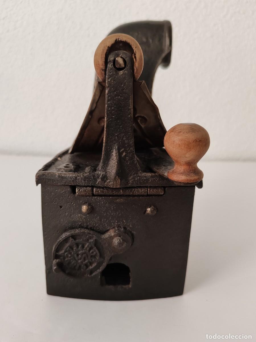 Antig&uuml;edades: PLANCHA DE CARB&Oacute;N DE CHIMENEA ELORRIO - Foto 3