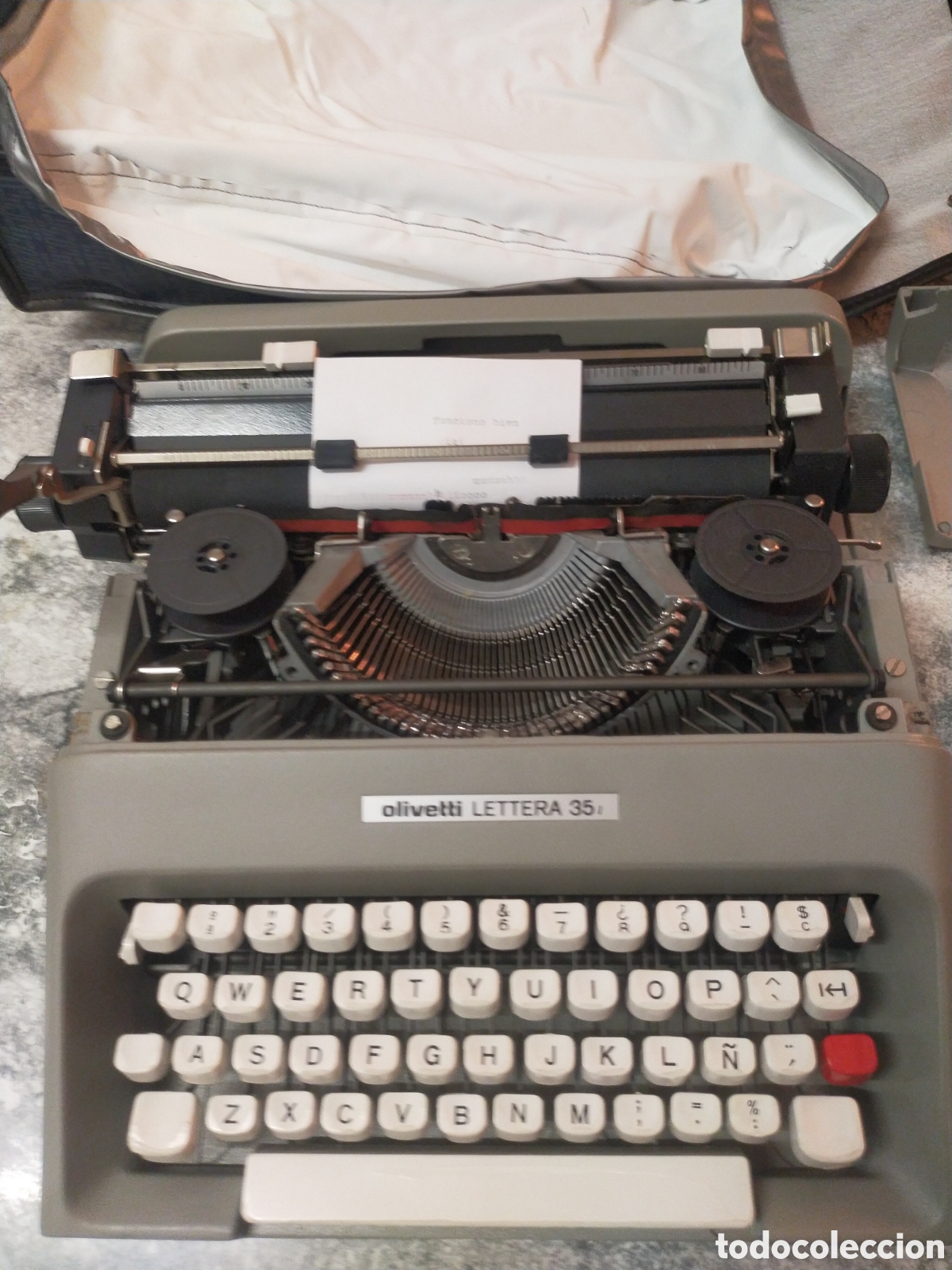 Antig&uuml;edades: Maquina de escribir Hispano olivetti lettera 35 - Foto 1