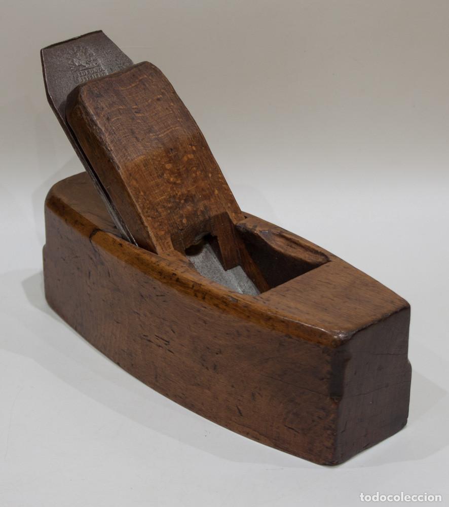 Antig&uuml;edades: CEPILLO DE ALISAR TIPO COFFIN INGL&Eacute;S. - Foto 1