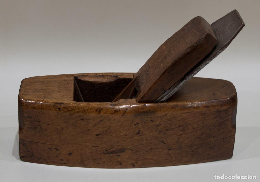 Antig&uuml;edades: CEPILLO DE ALISAR TIPO COFFIN INGL&Eacute;S. - Foto 2