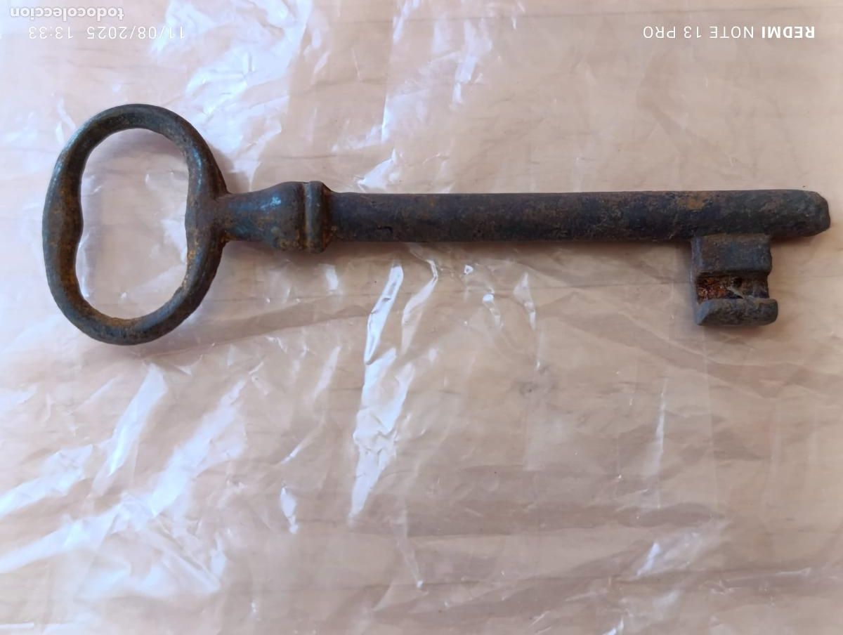 Antig&uuml;edades: Antigua y original llave de forja. - Foto 2