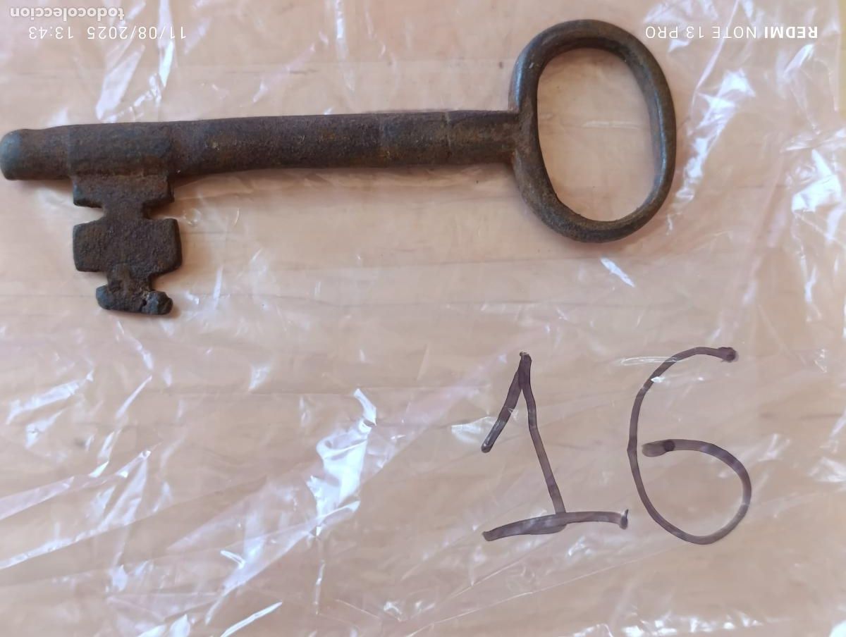 Antig&uuml;edades: Antigua y original llave de forja. - Foto 1
