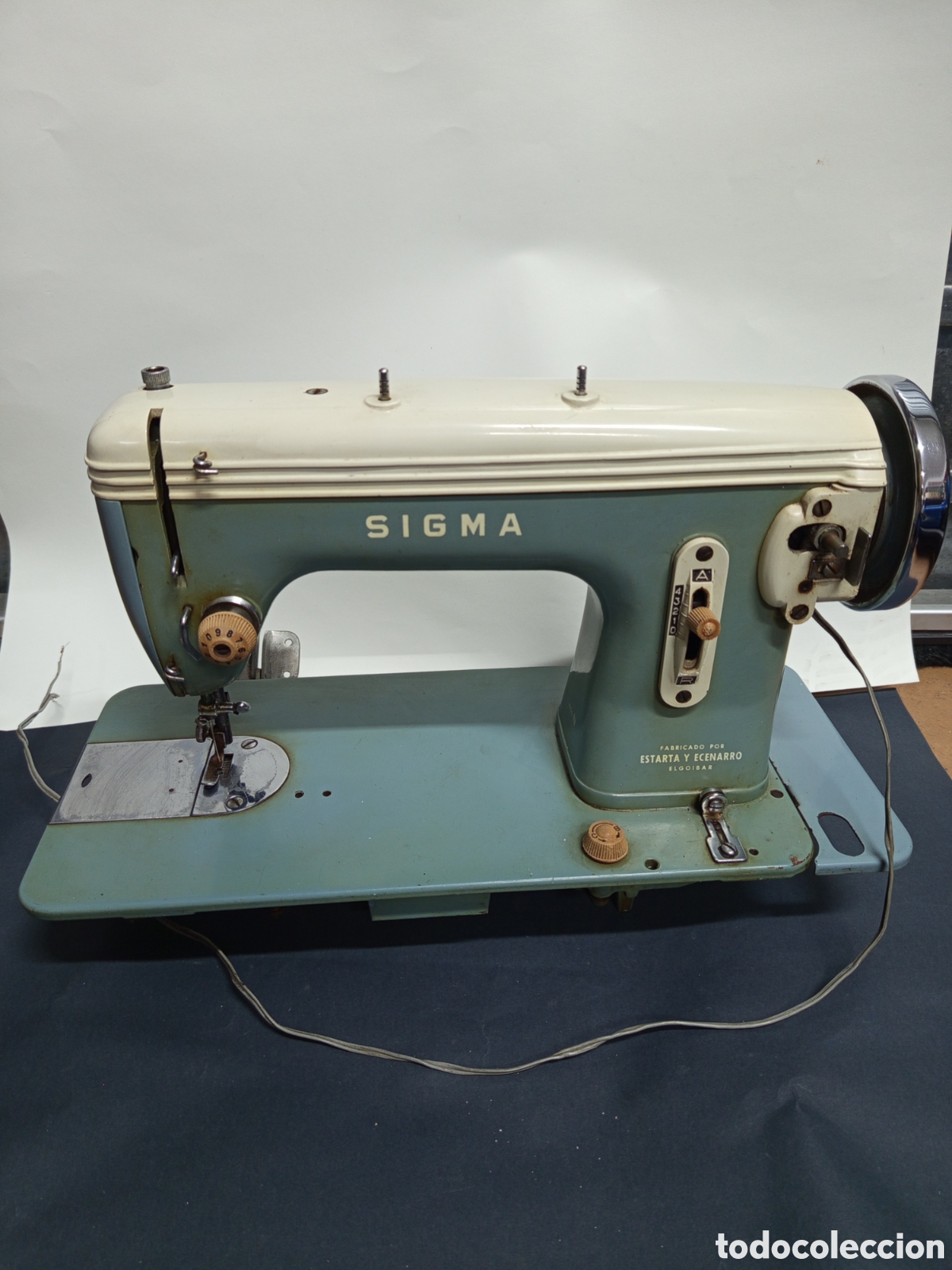 Antig&uuml;edades: Maquina de coser Sigma - Foto 1