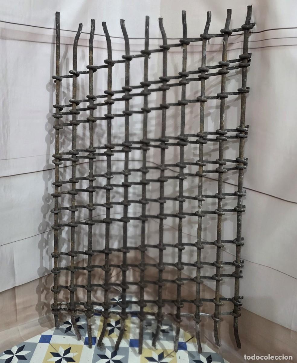 Antig&uuml;edades: Reja decorativa de hierro forjado - Foto 2