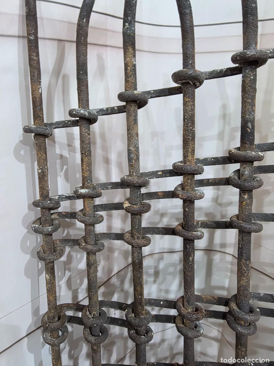 Antig&uuml;edades: Reja decorativa de hierro forjado - Foto 4