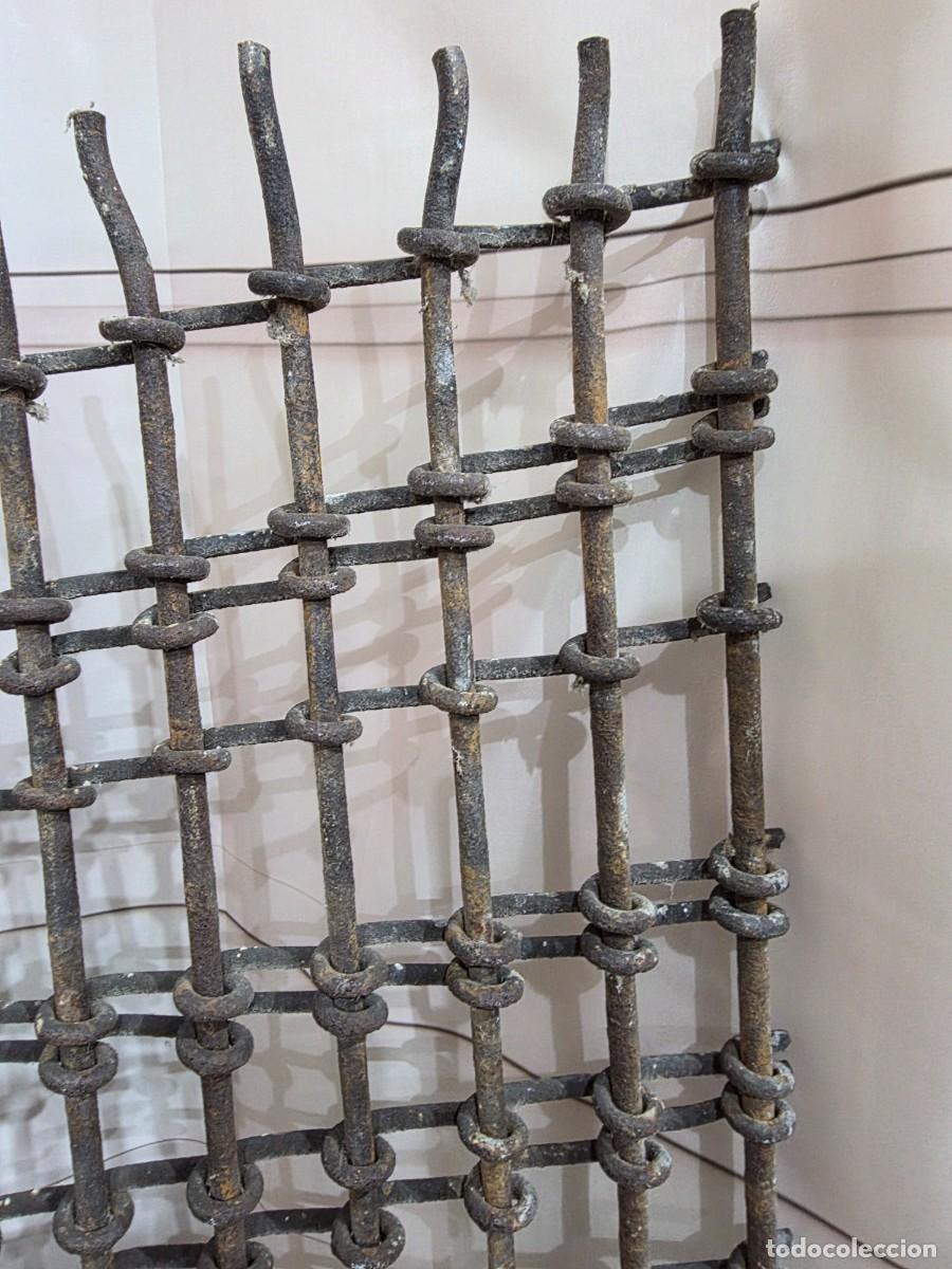 Antig&uuml;edades: Reja decorativa de hierro forjado - Foto 5