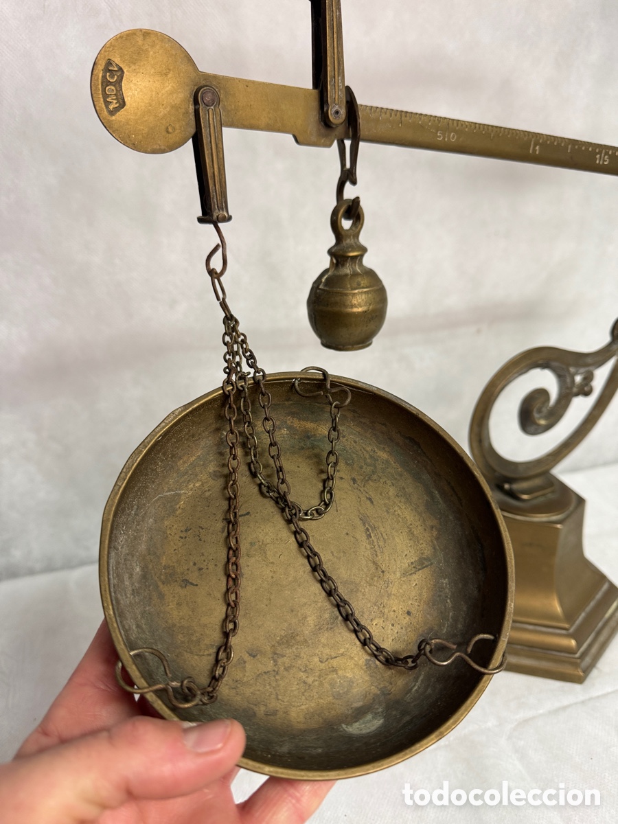 Antig&uuml;edades: Balanza de mesa en bronce - Foto 2