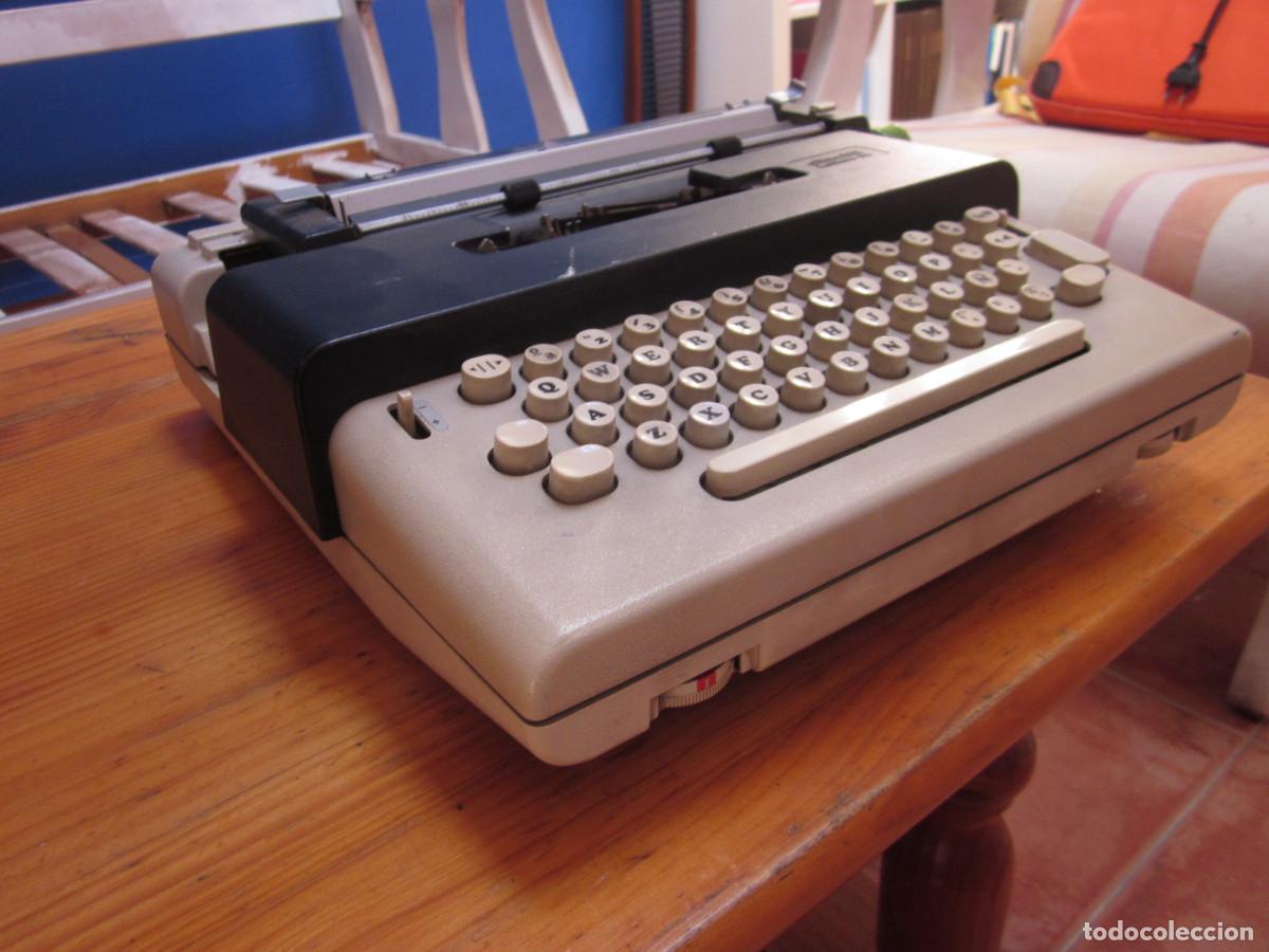 Antig&uuml;edades: M&aacute;quina de escribir OLIVETTI mod. Lettera 36 - Foto 1