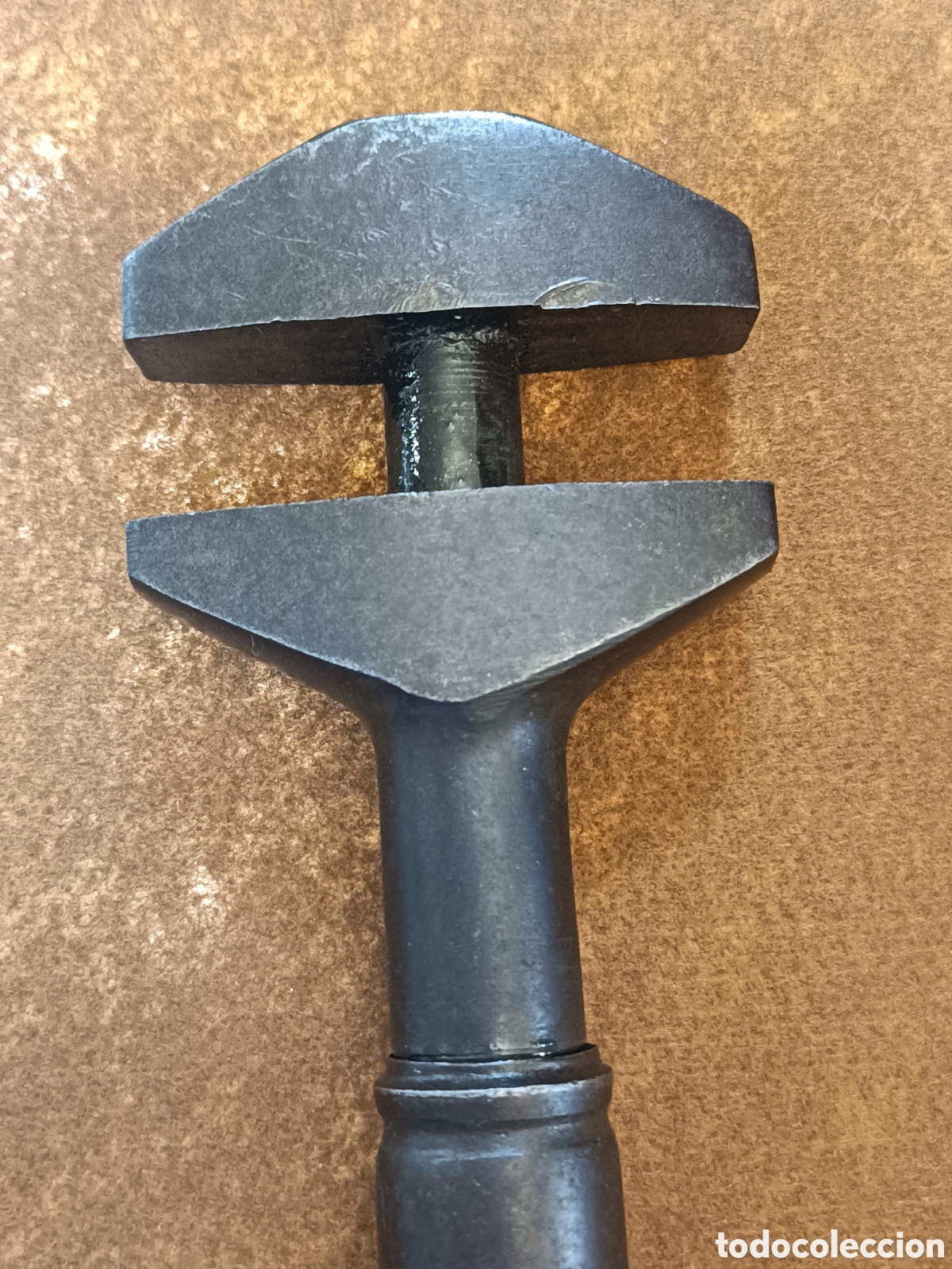 Antig&uuml;edades: Llave antigua inglesa de martillo mango de hierro - Foto 2