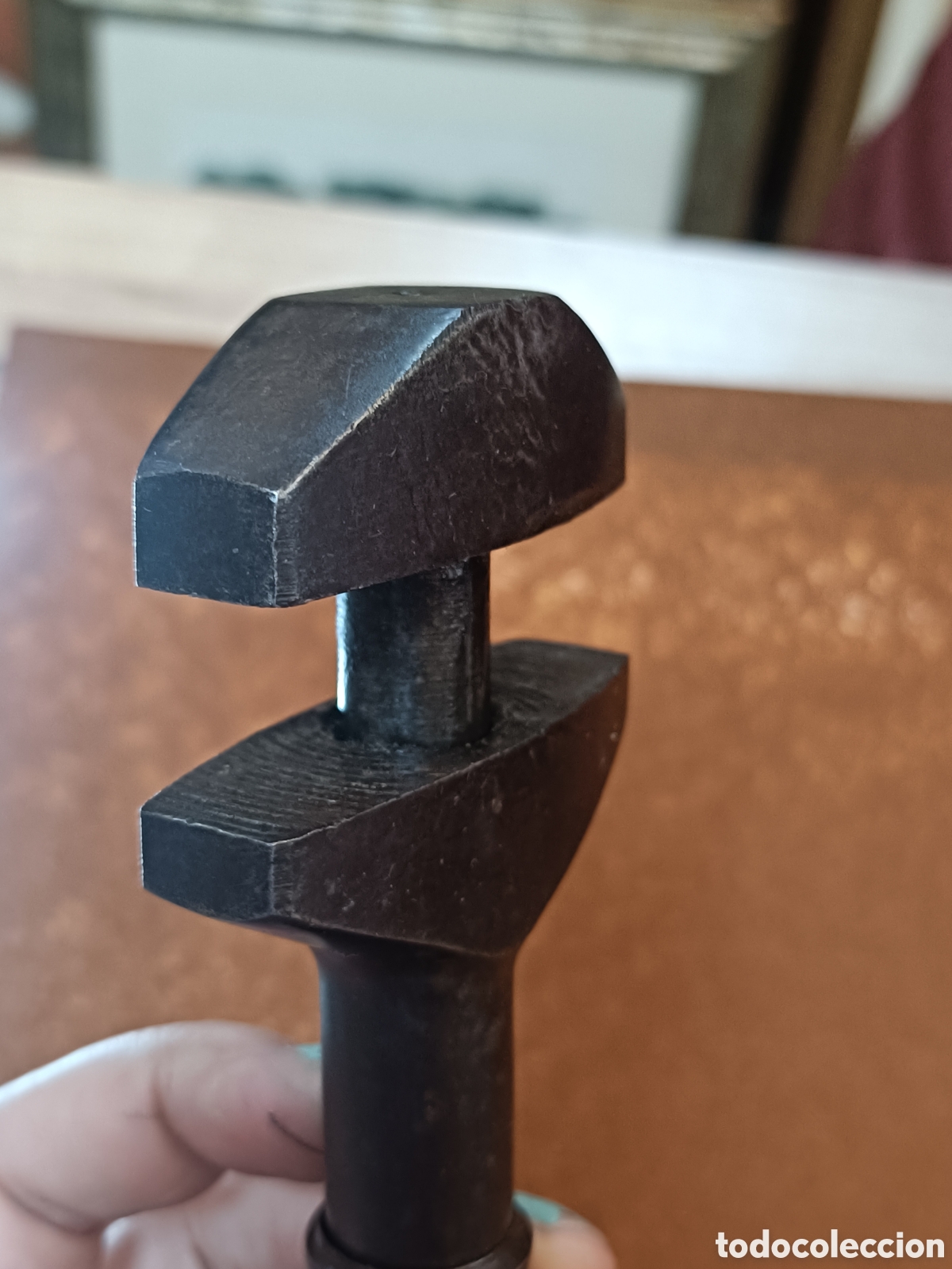 Antig&uuml;edades: Llave antigua inglesa de martillo mango de hierro - Foto 8