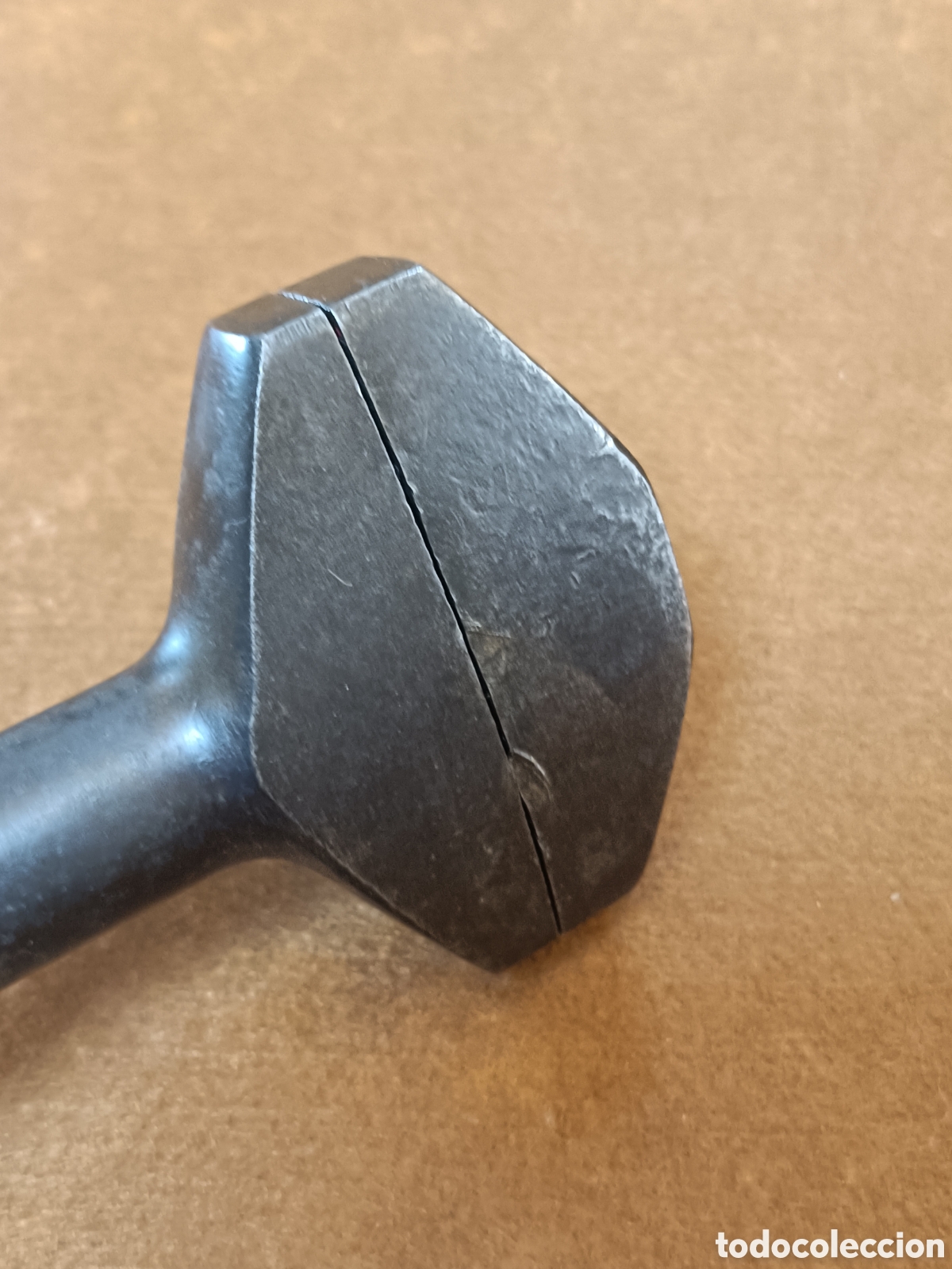Antig&uuml;edades: Llave antigua inglesa de martillo mango de hierro - Foto 11
