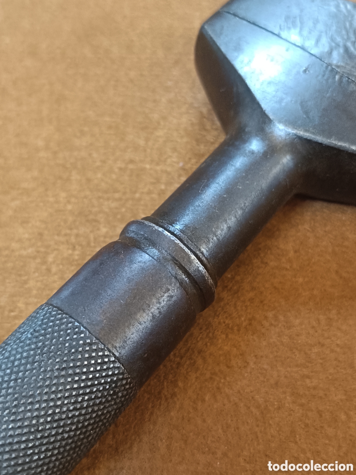 Antig&uuml;edades: Llave antigua inglesa de martillo mango de hierro - Foto 13
