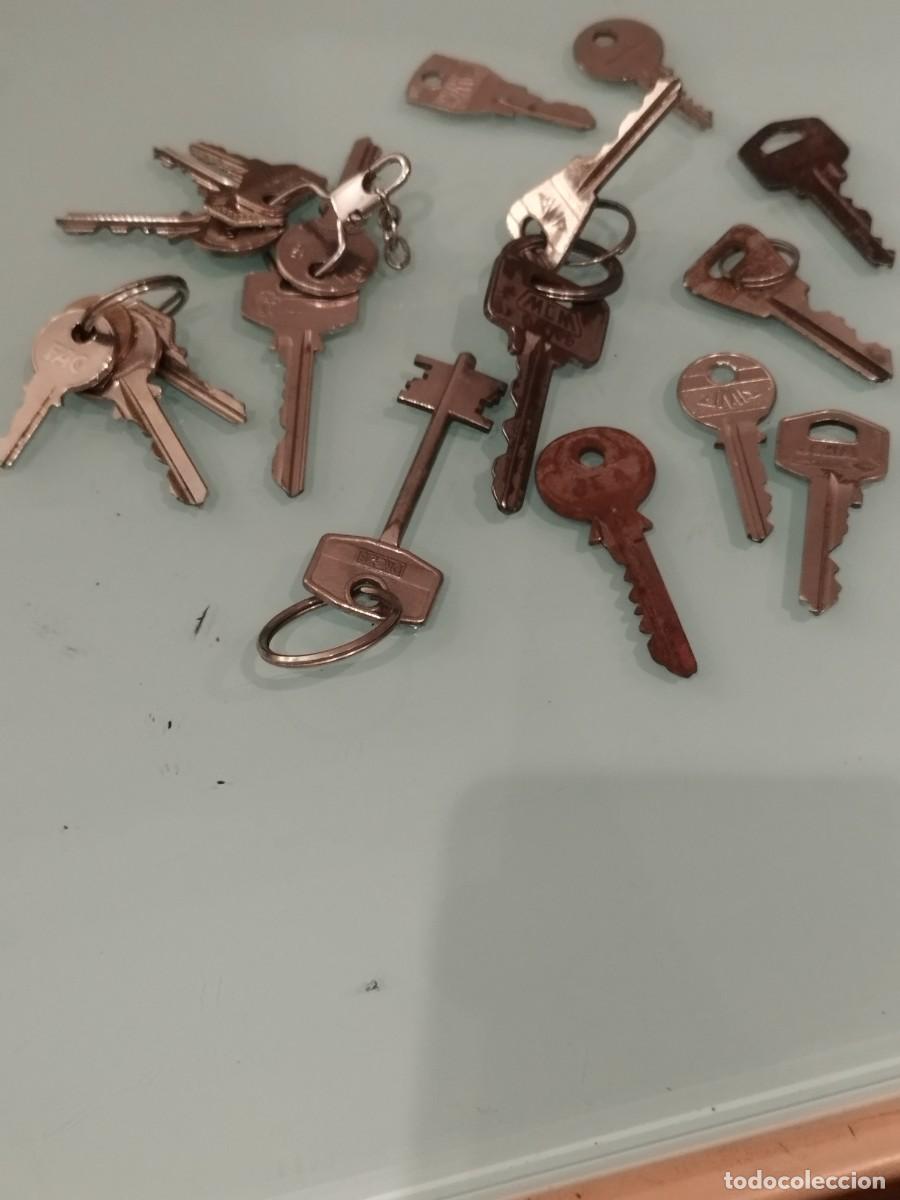 Antig&uuml;edades: Lote de 18 llaves de puerta etc.. a identificar. - Foto 1