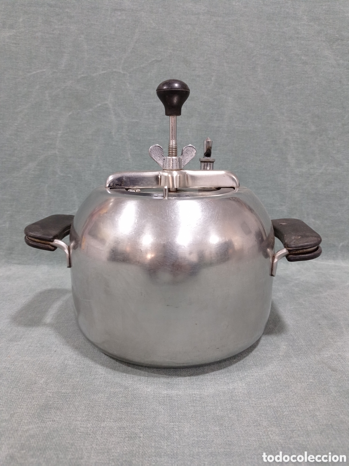Antig&uuml;edades: ANTIGUA OLLA A PRESI&Oacute;N - OLLA EXPR&Eacute;S - BELLVIS - Foto 1