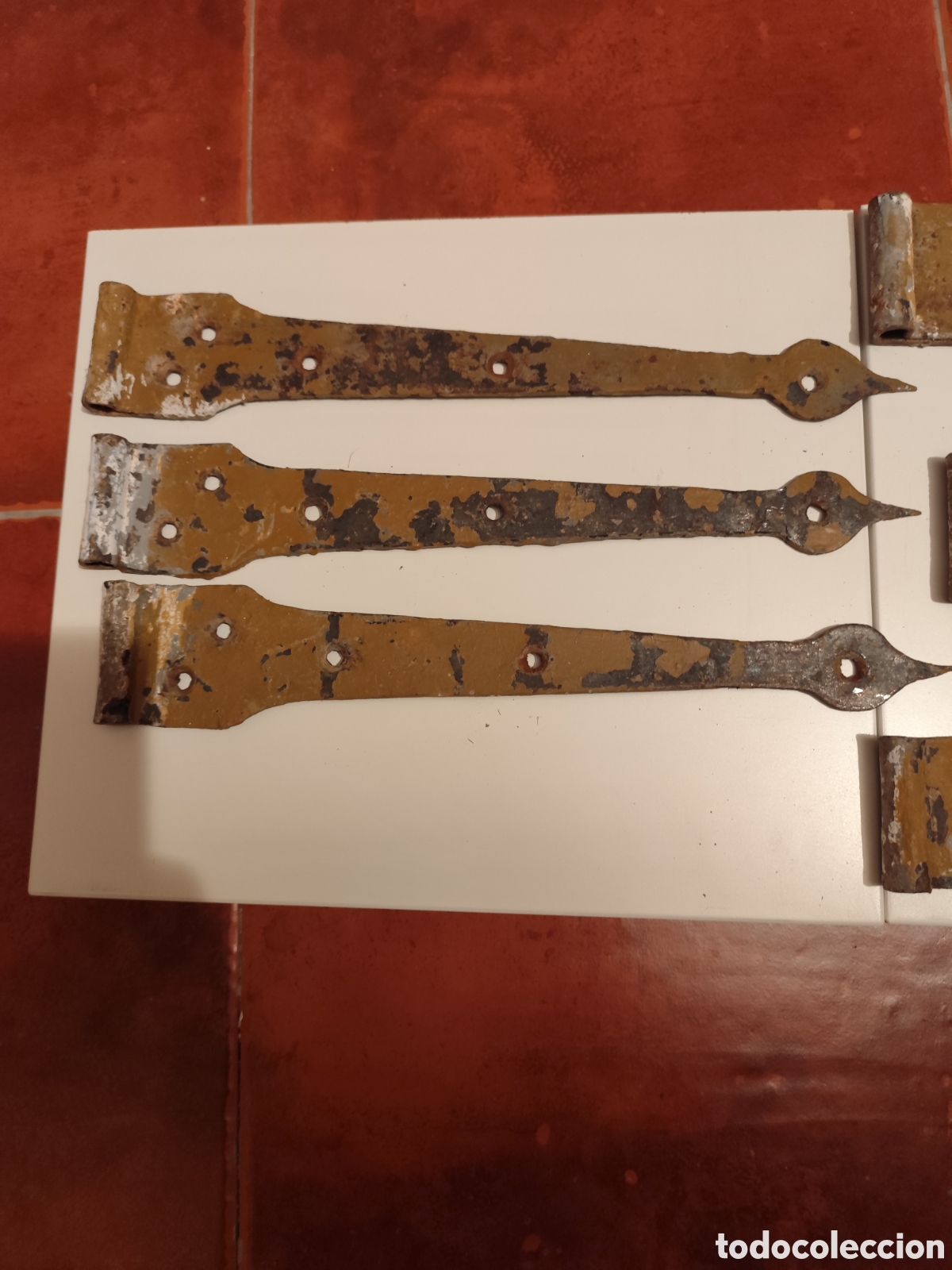 Antig&uuml;edades: Lote de 6 bisagras de forja - Foto 3