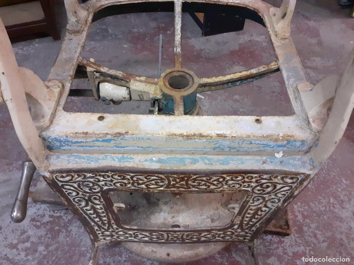 Antig&uuml;edades: Sillon de barbero Triumph proyecto restauracion - Foto 2