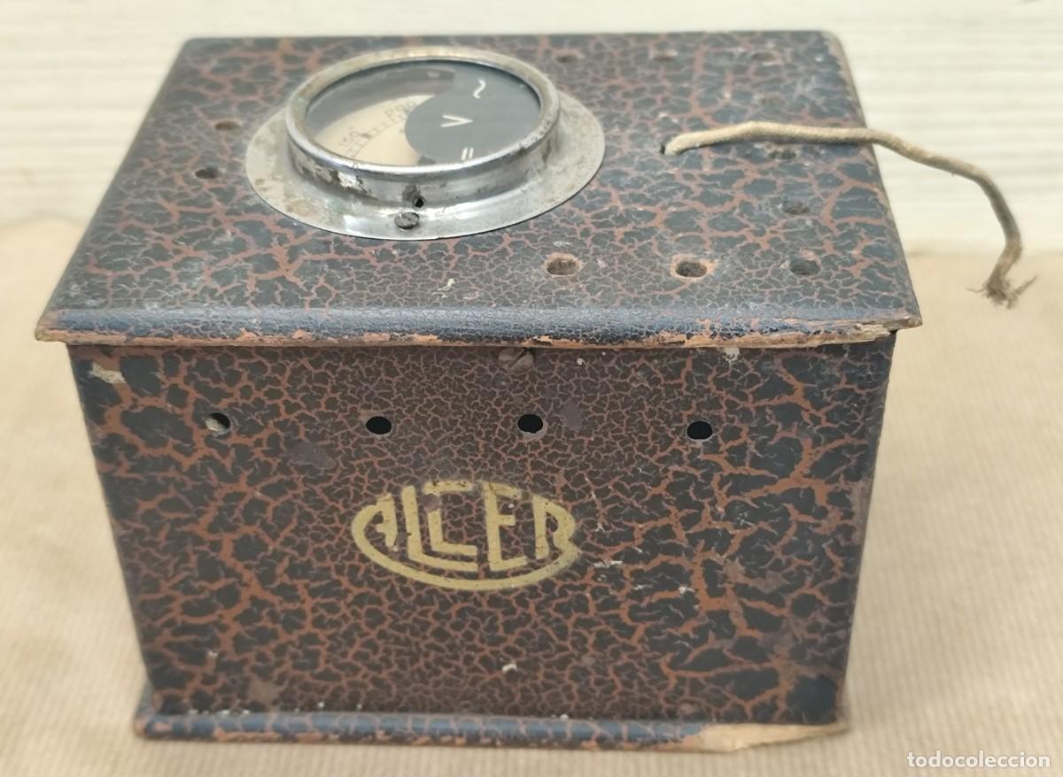 Antig&uuml;edades: Antiguo volt&iacute;metro marca Alcer - Foto 1