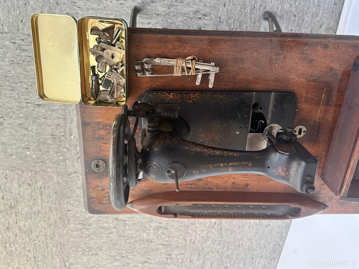Antig&uuml;edades: MAQUINA COSER SINGER - Foto 1