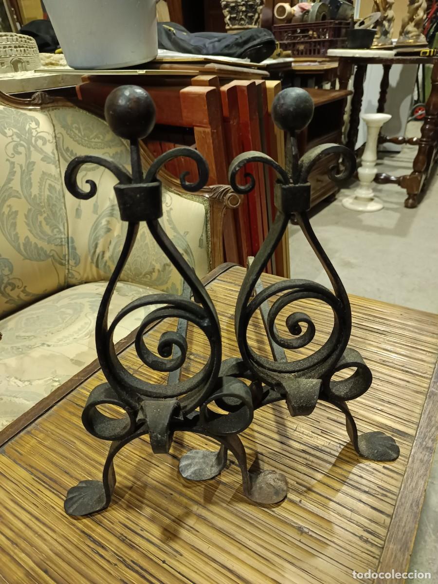 Antig&uuml;edades: MORILLOS CHIMENEA FORJA ARTISTICA - Foto 1