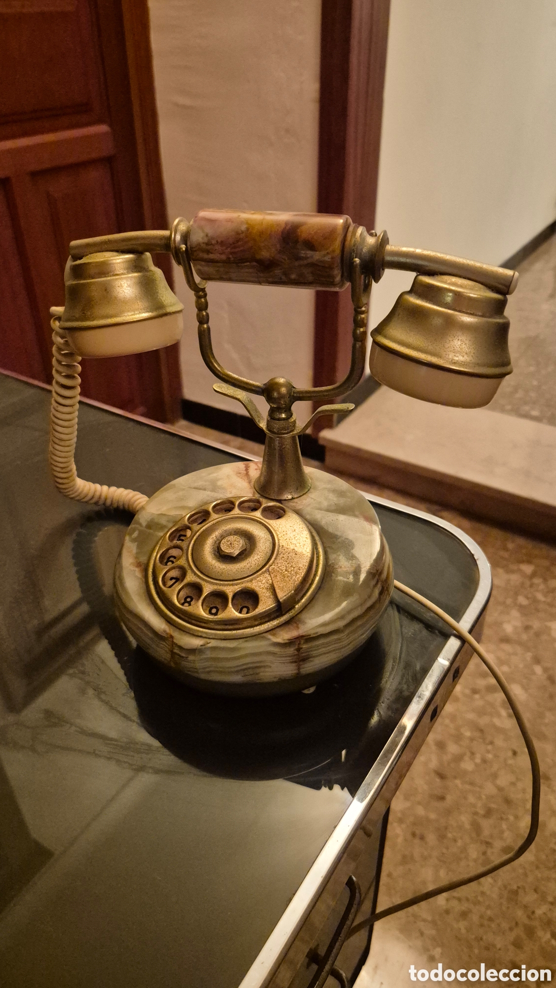 Téléphone ancien en onyx 32 cm - Collection