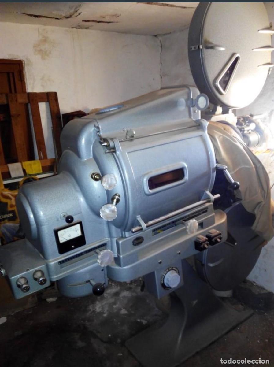 Antig&uuml;edades: M&aacute;quina Proyectora de cine Proyecson - Foto 1