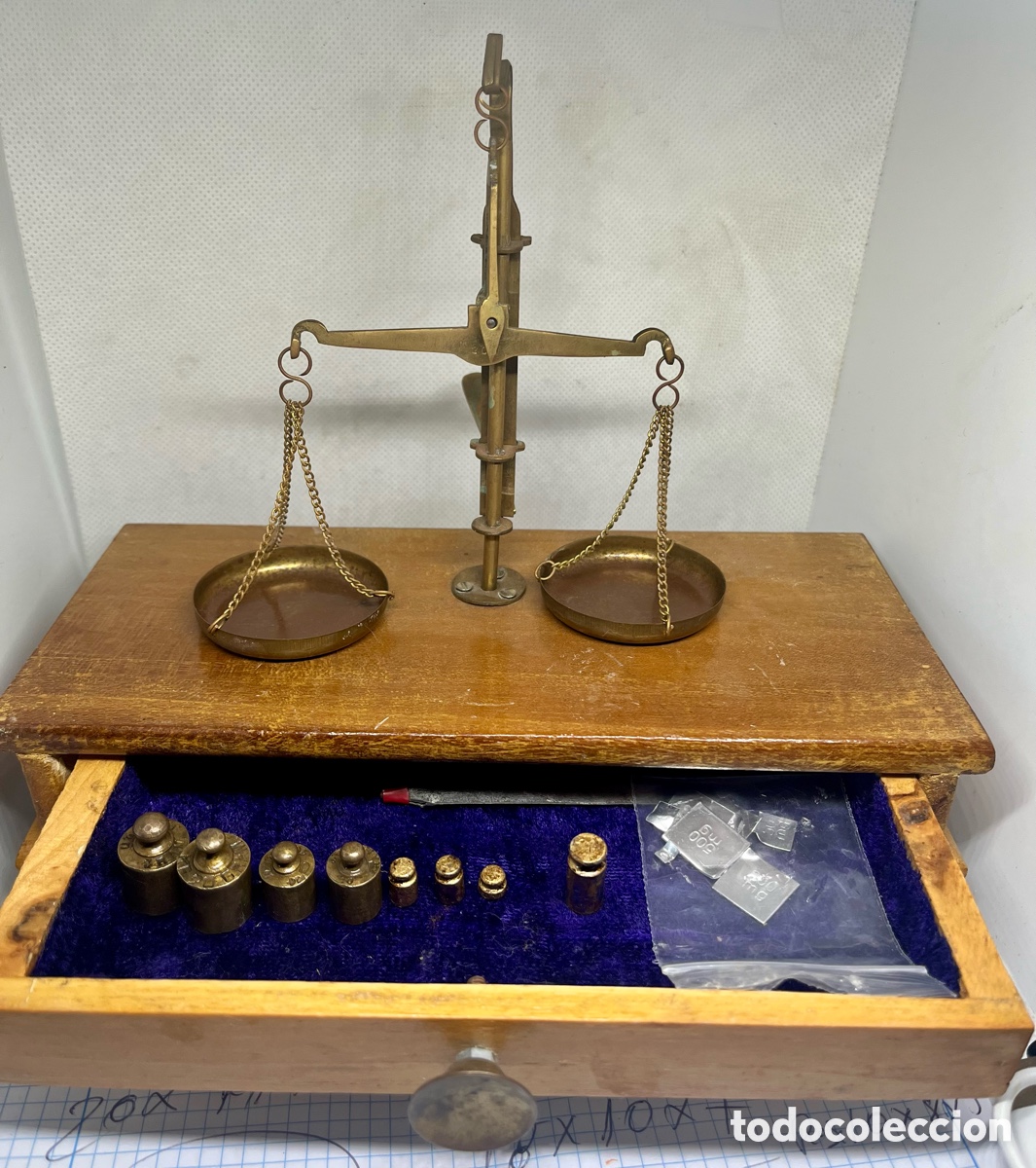 Antig&uuml;edades: ANTIGUA BALANZA DE PRECISI&Oacute;N DE BRONCE , COMPLETA - Foto 1
