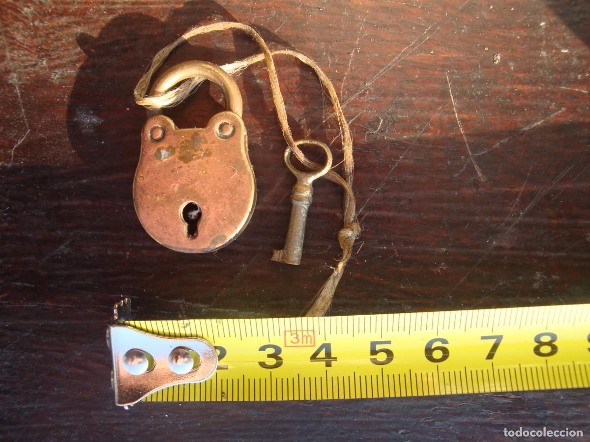 Antig&uuml;edades: CANDADO PEQUE&Ntilde;O CON LLAVE - Foto 1