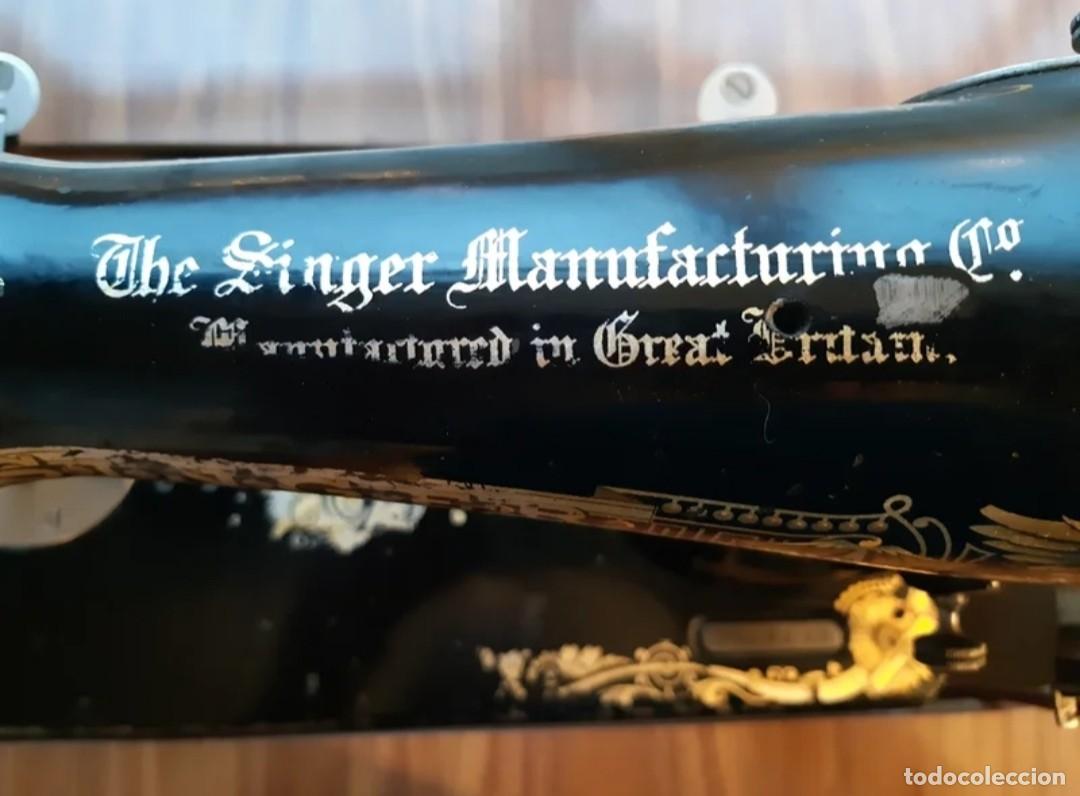Antig&uuml;edades: M&aacute;quina de coser singer con mueble - Foto 2