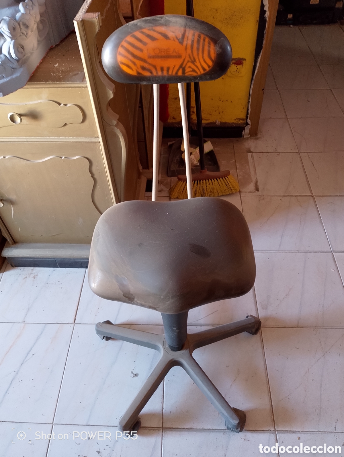 Antig&uuml;edades: Silla de peluquer&iacute;a loreal - Foto 1