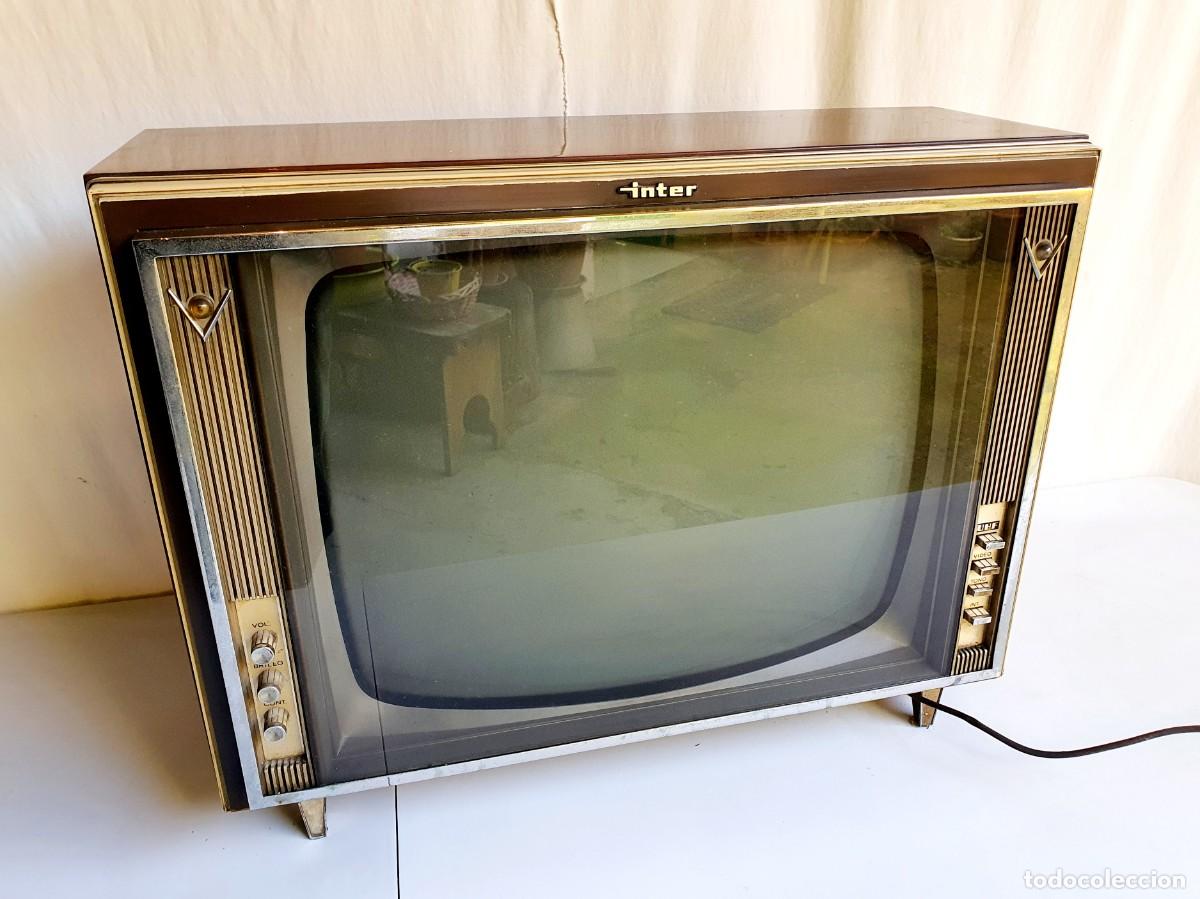 Antig&uuml;edades: Televisor de v&aacute;lvulas Inter 261. 1967. - Foto 1
