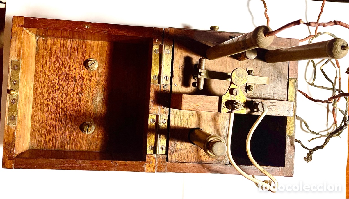 Antig&uuml;edades: Antiguo Aparato m&eacute;dico de electroterapia . - Foto 10