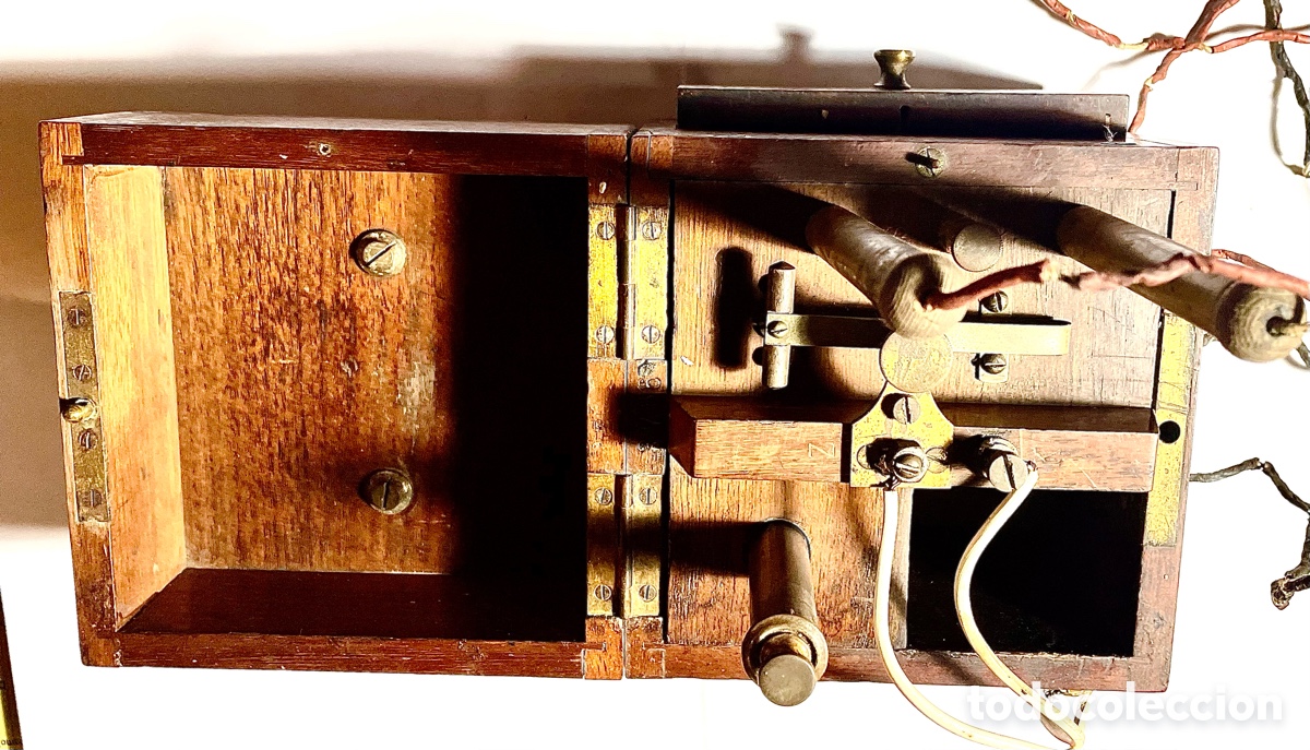 Antig&uuml;edades: Antiguo Aparato m&eacute;dico de electroterapia . - Foto 11