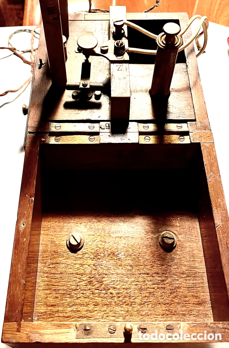 Antig&uuml;edades: Antiguo Aparato m&eacute;dico de electroterapia . - Foto 12