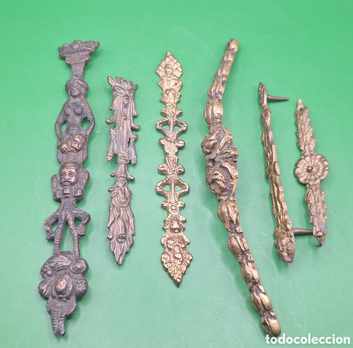 Antig&uuml;edades: Lote de Embellecedores - Remates de Mueble de Bronce - - Foto 2
