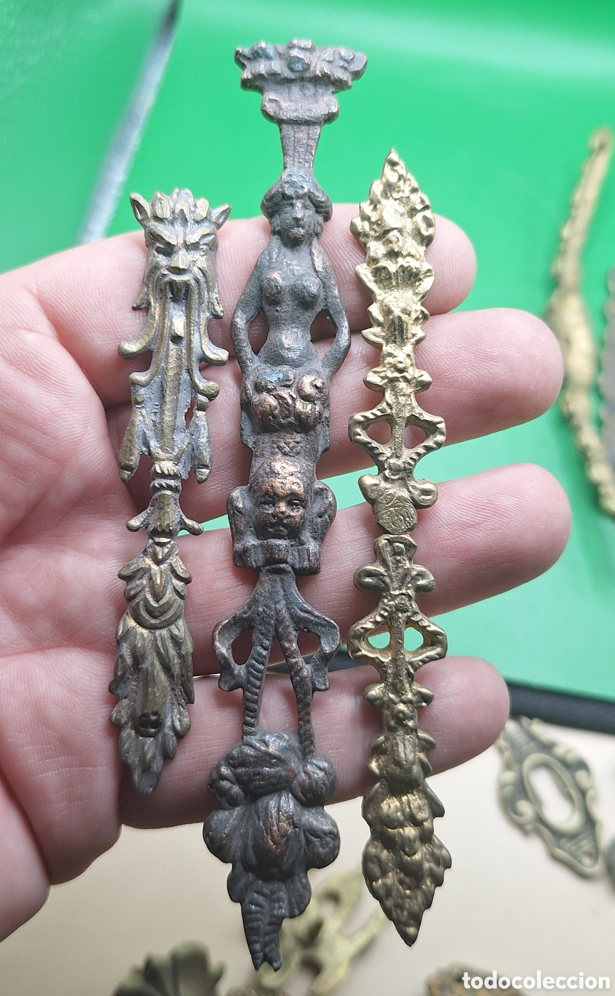Antig&uuml;edades: Lote de Embellecedores - Remates de Mueble de Bronce - - Foto 4