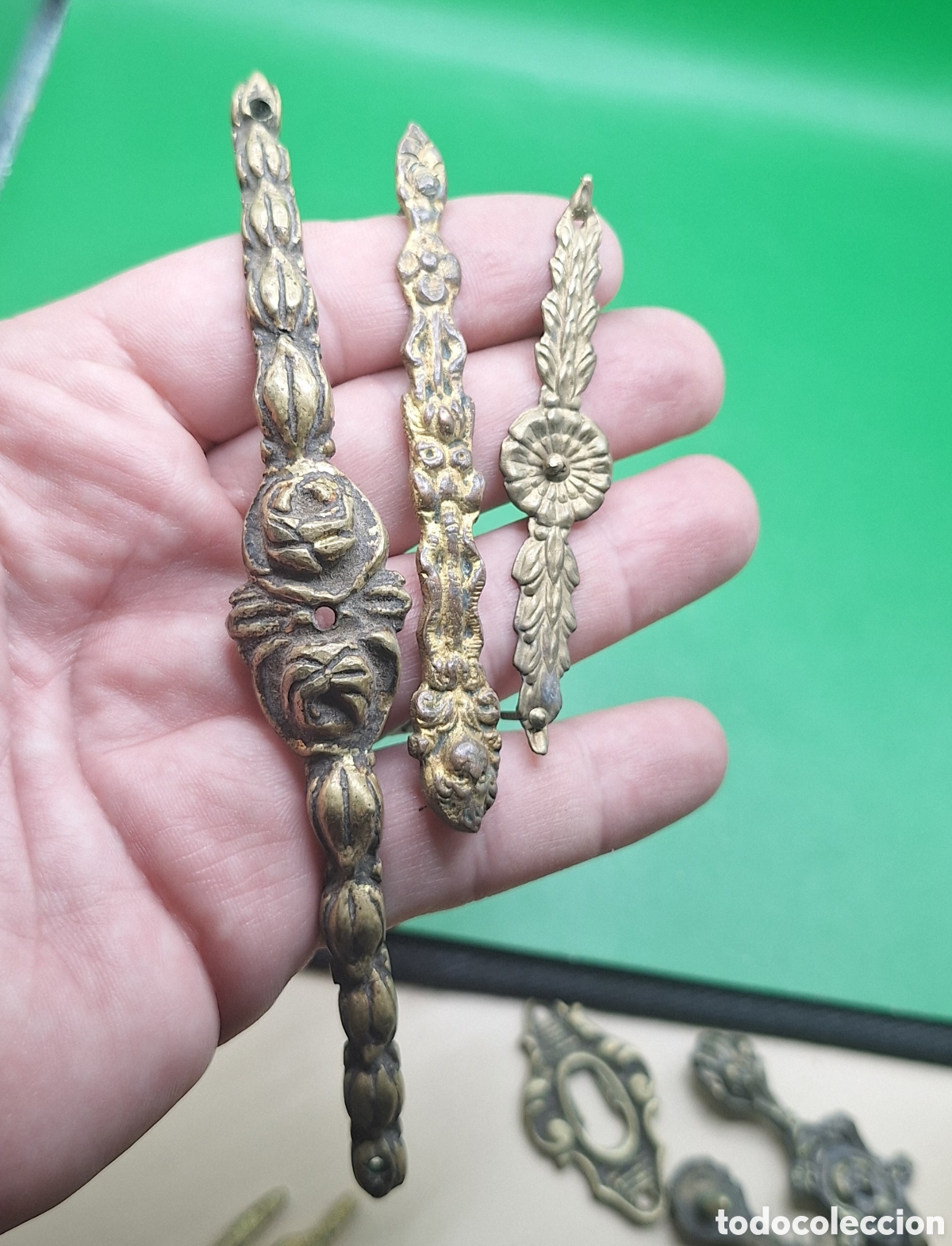Antig&uuml;edades: Lote de Embellecedores - Remates de Mueble de Bronce - - Foto 5
